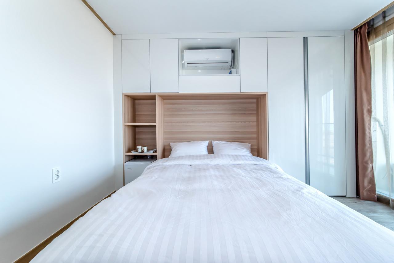Go To Bed Resort Сеогвипо Екстериор снимка