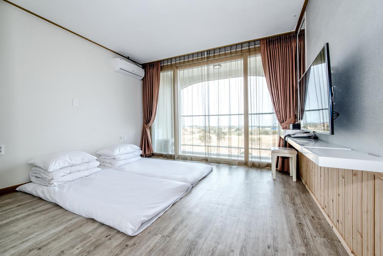 Go To Bed Resort Сеогвипо Екстериор снимка