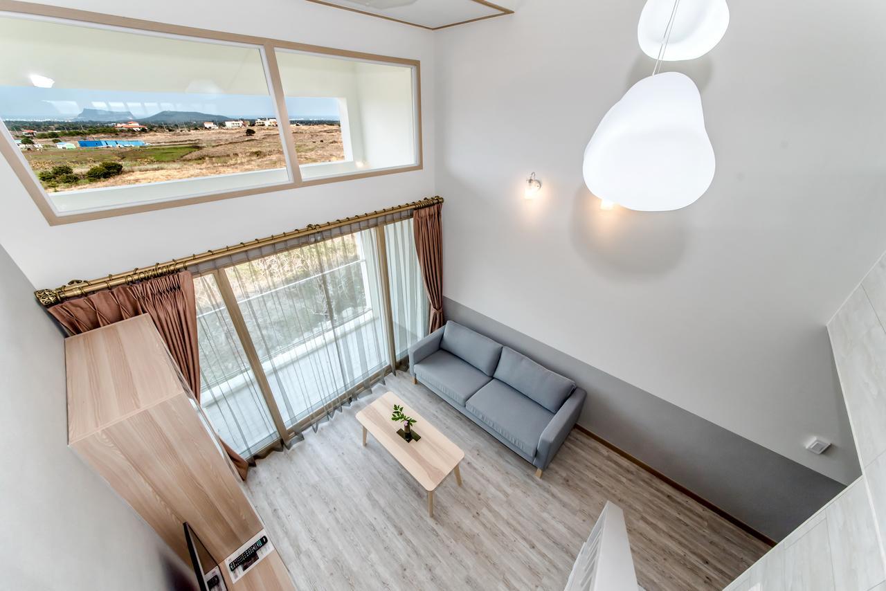 Go To Bed Resort Сеогвипо Екстериор снимка