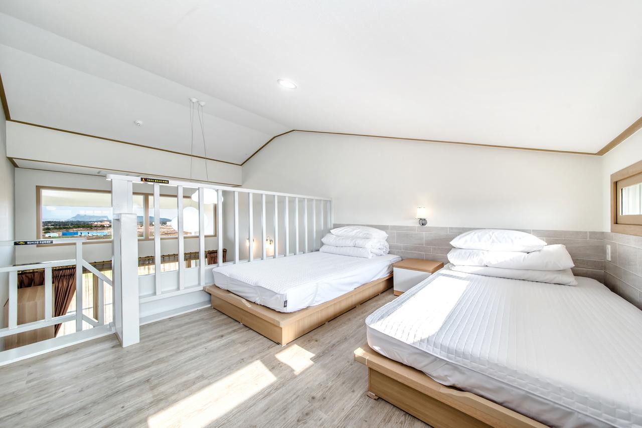 Go To Bed Resort Сеогвипо Екстериор снимка