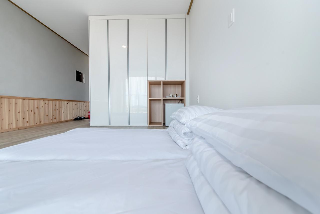 Go To Bed Resort Сеогвипо Екстериор снимка