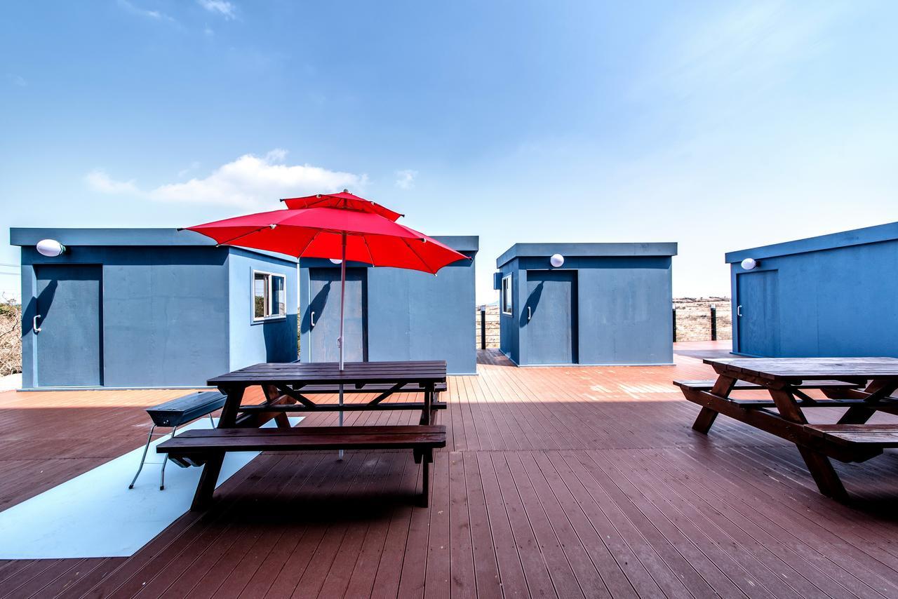 Go To Bed Resort Сеогвипо Екстериор снимка