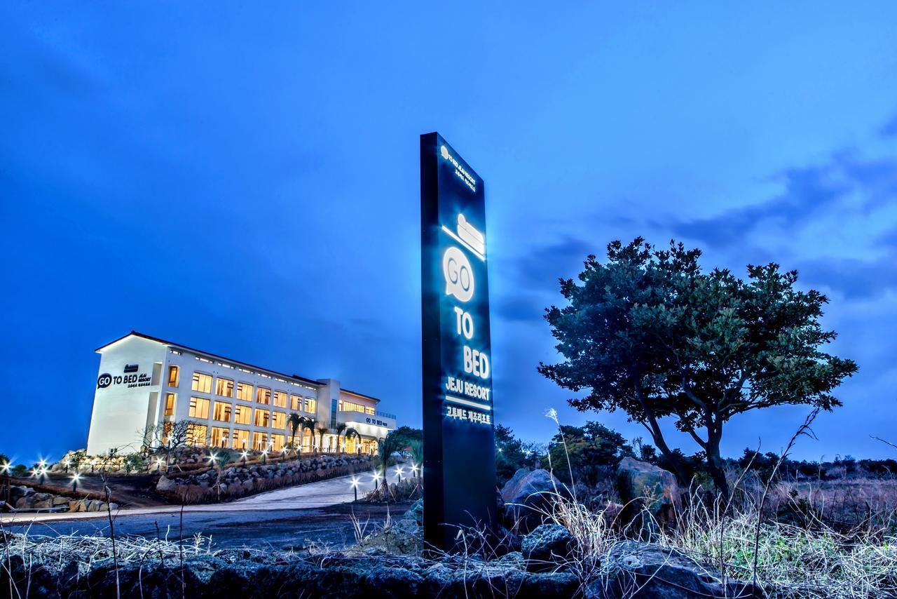 Go To Bed Resort Сеогвипо Екстериор снимка