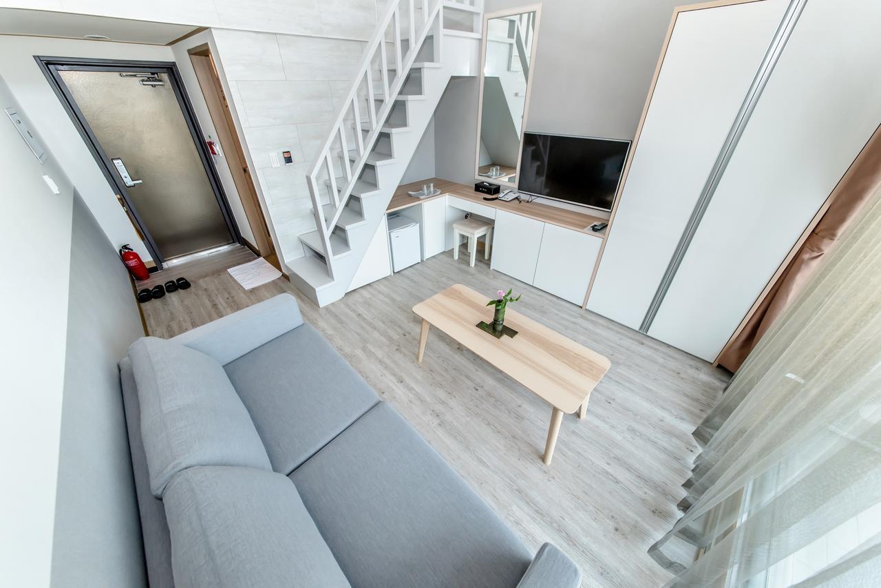Go To Bed Resort Сеогвипо Екстериор снимка